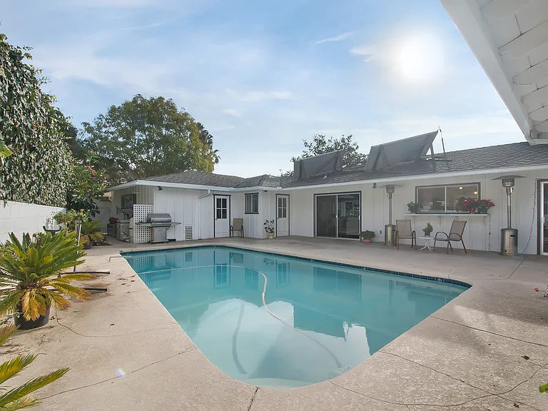 1375 Muirlands Vista Way — Photo 25
