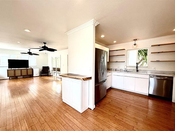 4th image of 68-152 Au St