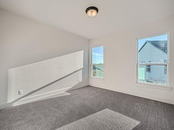 4th image of 1531 N Red Bud Ln #27