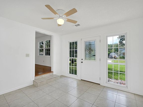 5th image of 1245 Plymouth Pl