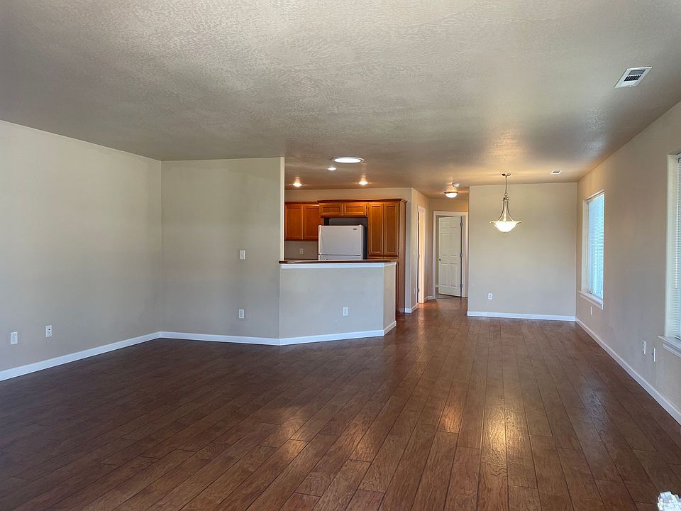 1st image of 303 S Haskell St