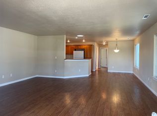 303 S Haskell St, Central Point, OR 97502
