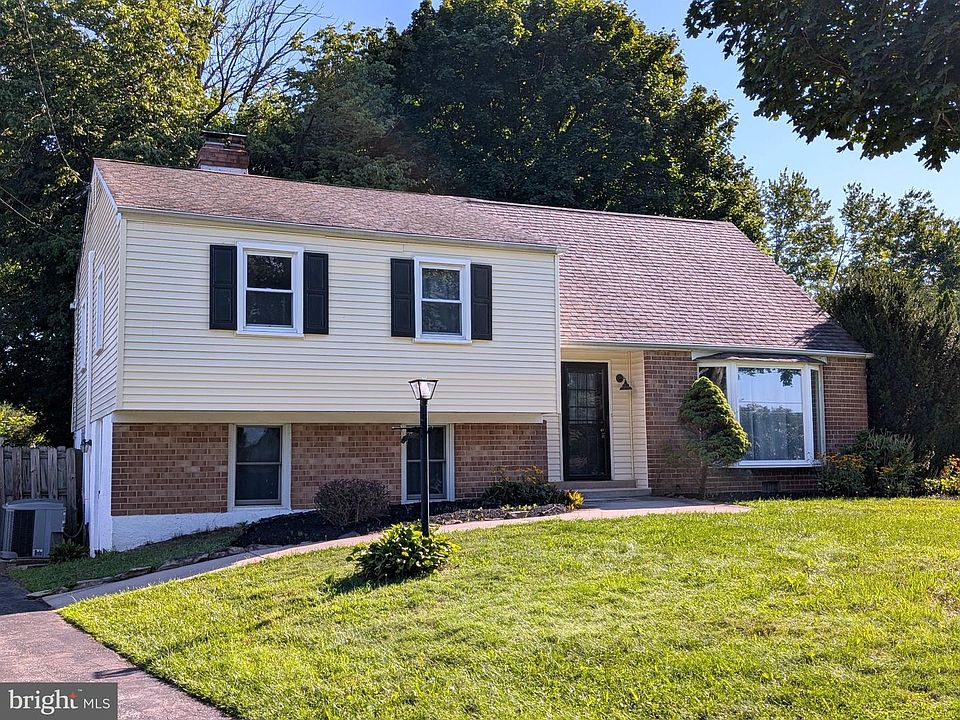 1st image of 1320 Greentree Dr