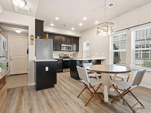 5th image of 882 Winding Brook Dr
