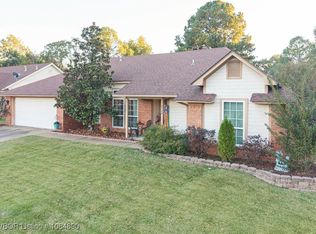 8708 Skypark Dr, Fort Smith, AR 72903