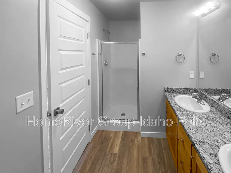 2001 Lawrence Ln #704 — Photo 8