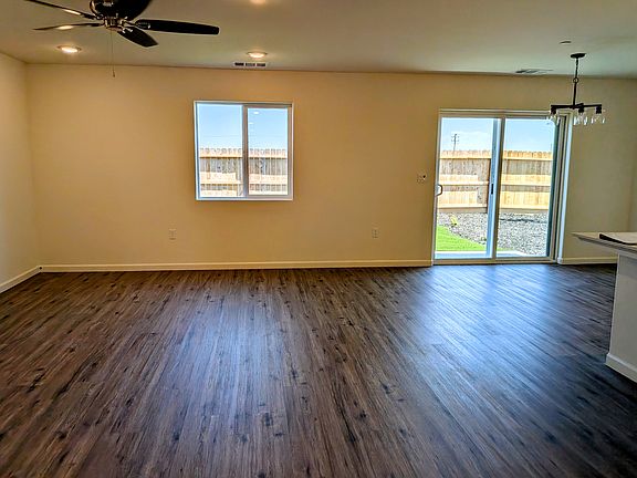 4th image of 7162 W Wren Ave