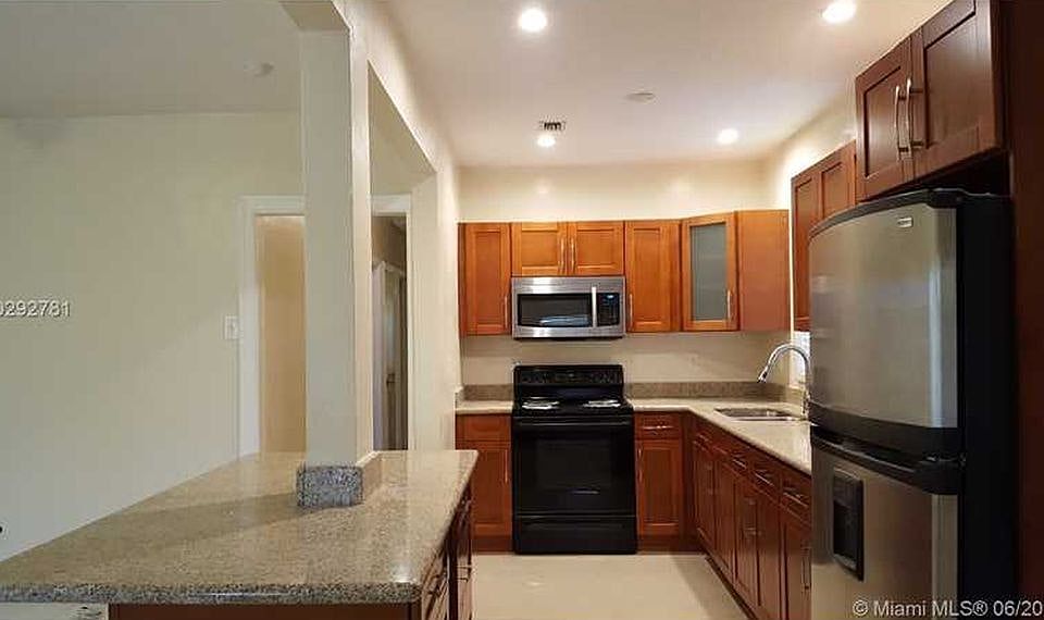 1st image of 1498 NE 181st St