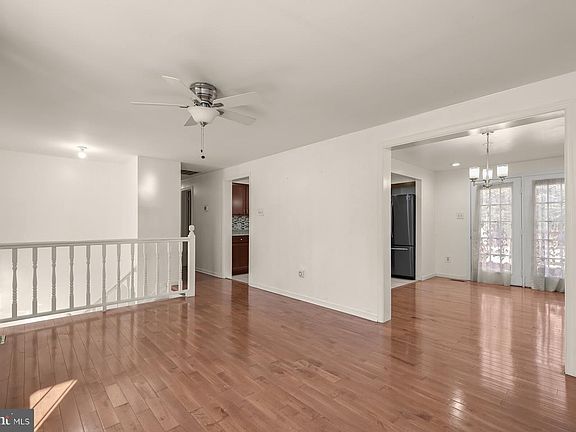 4th image of 3615 Saint Johns Ln