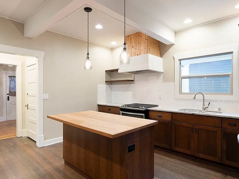 807 W 12th Ave — Photo 13