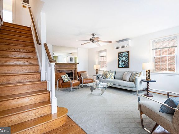 4th image of 303 E Allens Ln