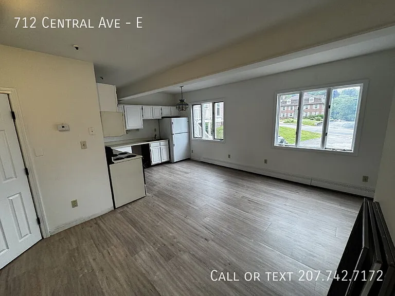 712 Central Ave #E — Photo 2