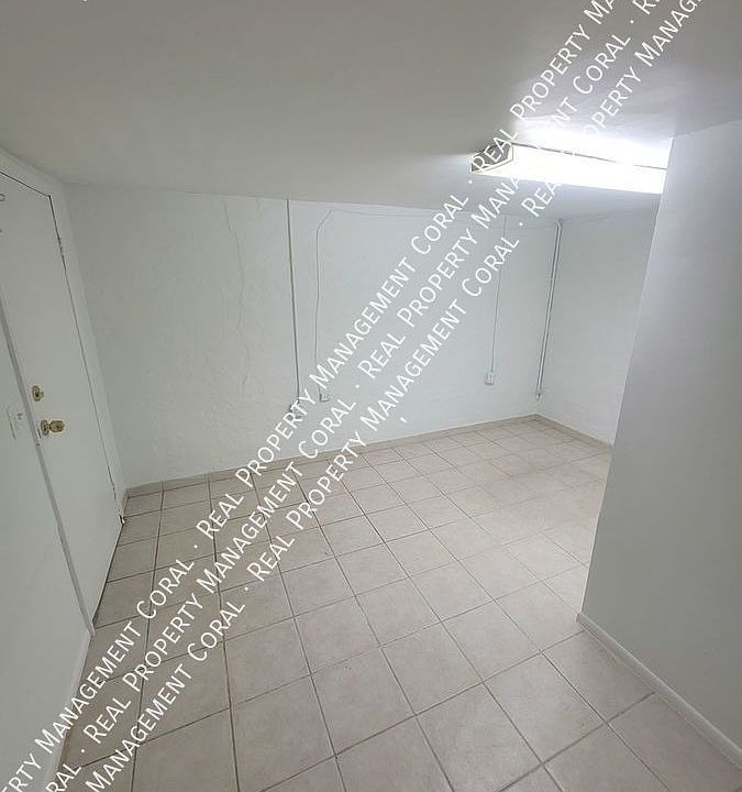 2nd image of 216 S 16th Ave #11