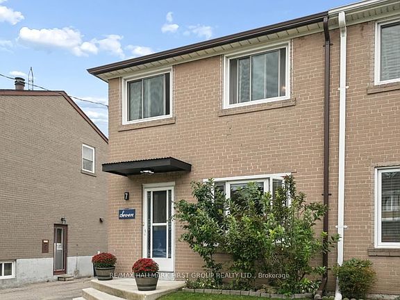 3rd image of 7 Ellendale Dr
