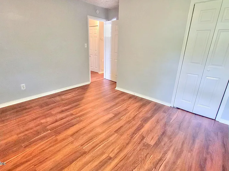 9348 Culpeper Ave — Photo 12