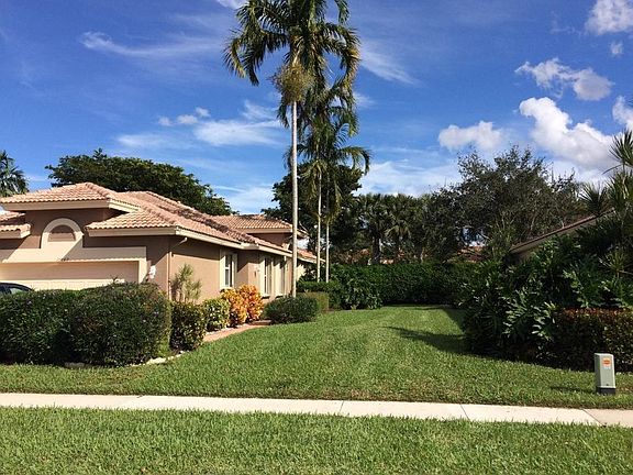 3rd image of 10848 Royal Caribbean Cir