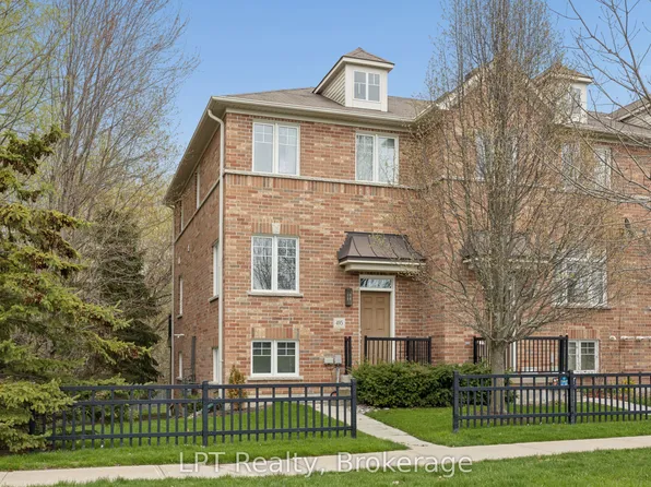 495 Mearns Ave, Clarington, ON L1C 5M5