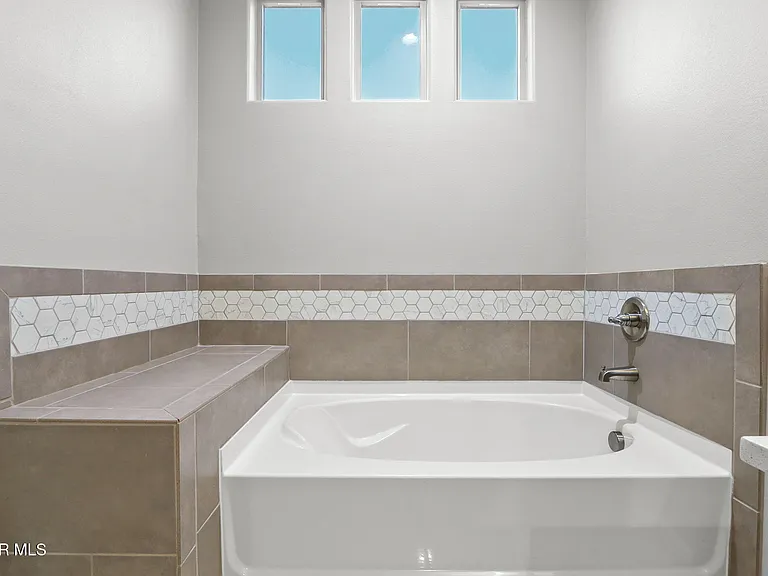 3496 David Palacio Dr — Photo 18