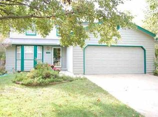 2807 SW Arvonia Pl, Topeka, KS 66614