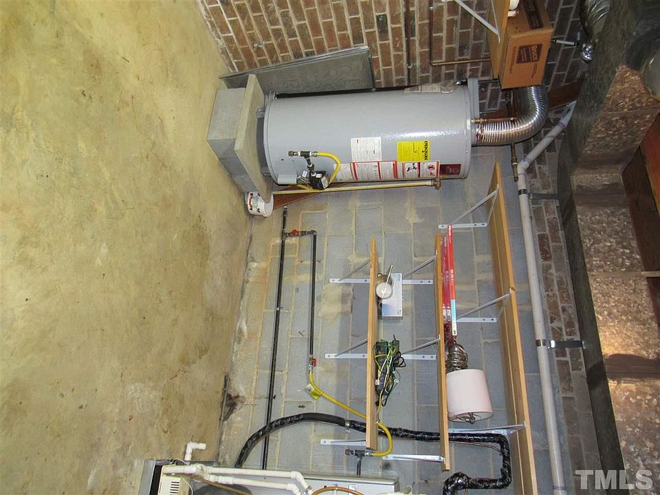 2nd image of 2615 Wade Ave