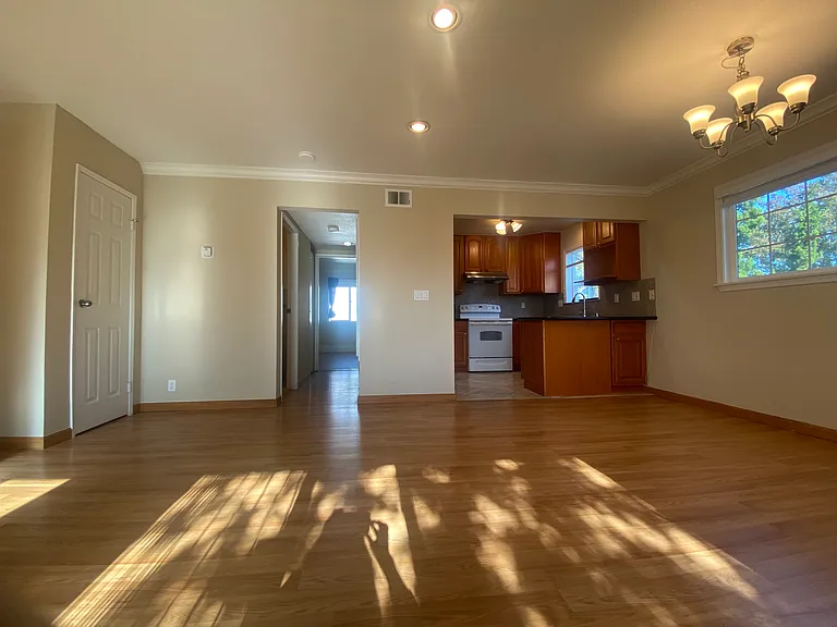 20653 Park Cir E #4 — Photo 4