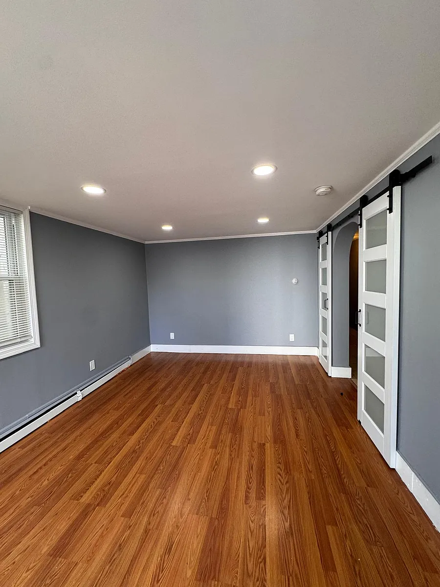 Building Photo - 348 Union Ave #1