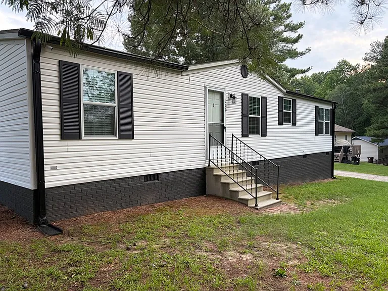 200 Pecan St — Photo 2
