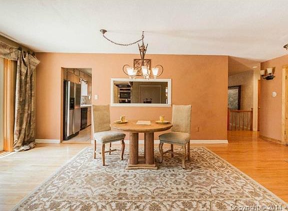 Dining Room w/walkout