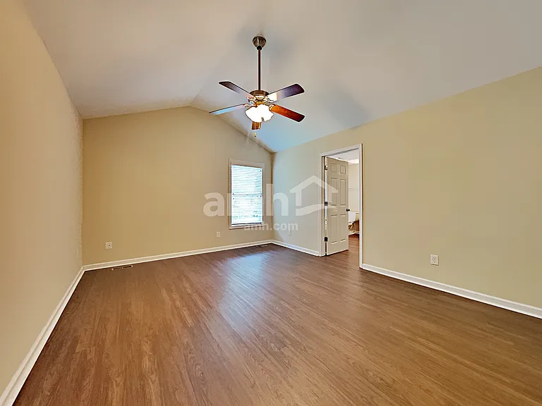 3201 Gaslight Ln — Photo 8