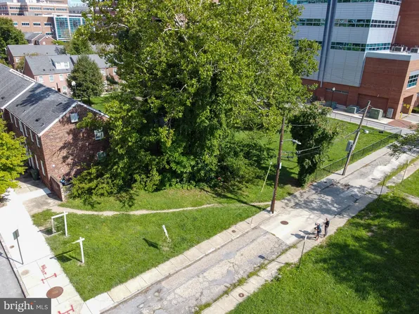 923 W Fayette St, Baltimore, MD 21223