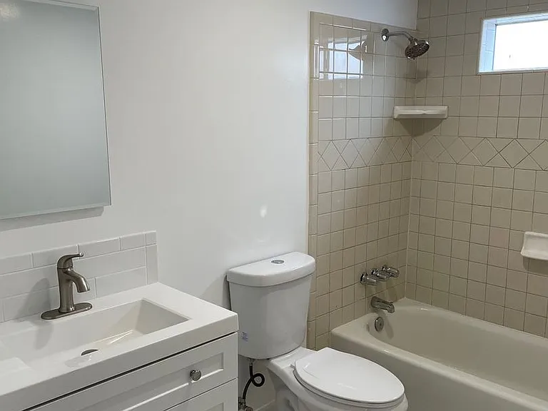 1445 Echo Park Ave — Photo 5