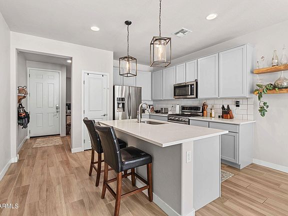 4th image of 3717 E CHEERY LYNN Road