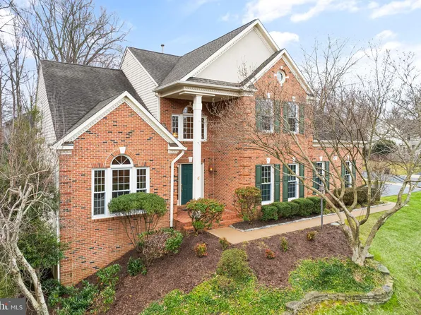 7927 Bressingham Dr, Fairfax Station, VA 22039