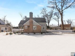 324 Birch Pkwy, Wyckoff, NJ 07481