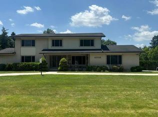 23345 Thorncliffe St, Southfield, MI 48033