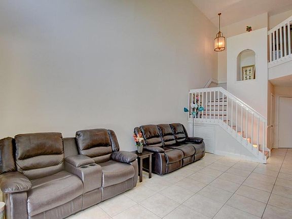 5th image of 4 Desford Ln