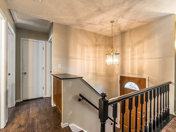 5th image of 6168 Strawberry Ln