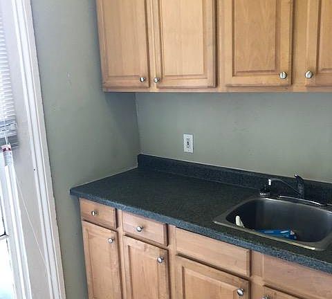 4th image of 2331 Magazine St #5