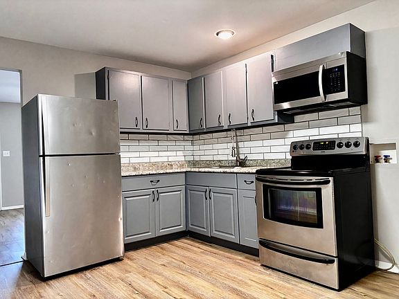 3rd image of 5456-5462 Misty Ln #5460