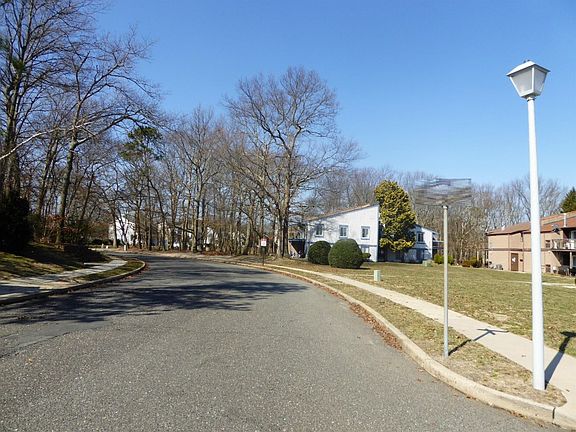 5th image of 69 Northrup Dr