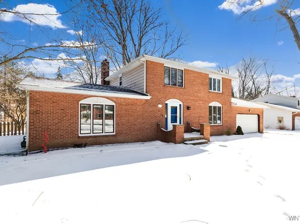 3515 Calvano Dr, Grand Island, NY 14072