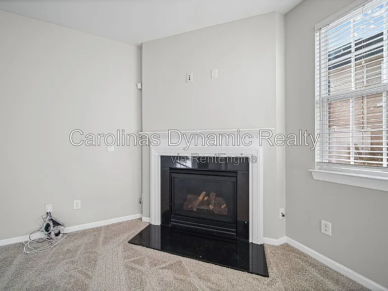 5470 Allison Ln — Photo 7