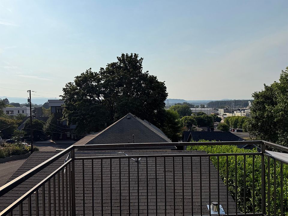 1st image of 727 NE Birch St #727