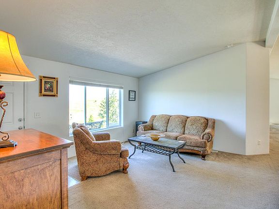 4th image of 41090 Scenic Dr N
