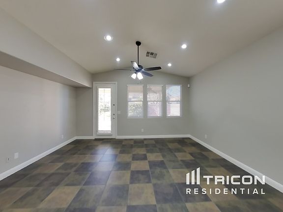 4th image of 989 Pleasing Plateau St