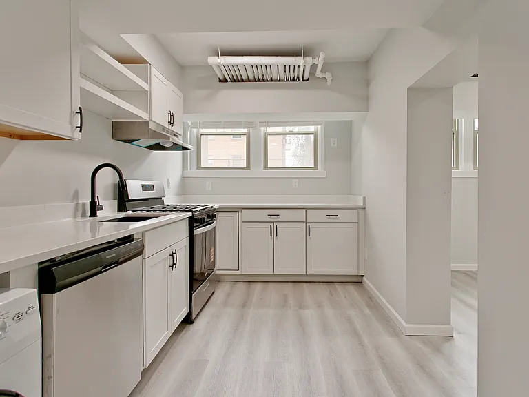 3900 Edwards Rd #4 — Photo 6