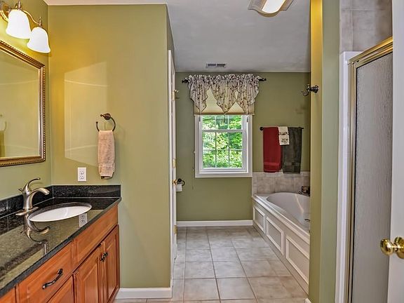 4th image of 106 Oakhill Ave
