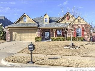 12528 S Ash Ave, Jenks, OK 74037