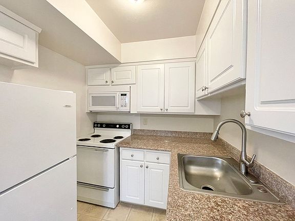 5th image of 1417 T St APT 02