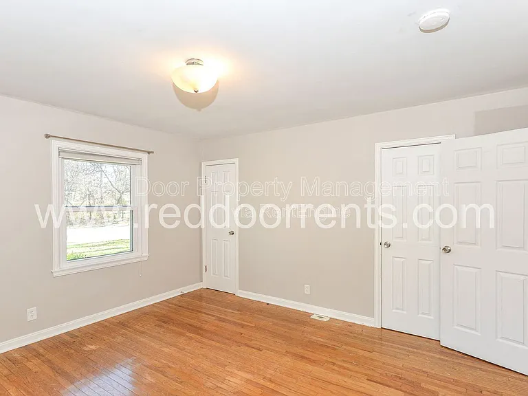 4930 N Illinois St — Photo 22